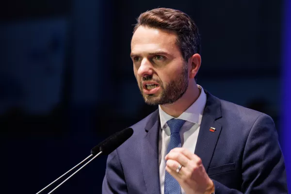 Skofja Loka, Sportna dvorana Trata.Kongres NSi.Kongres NSi je danes dosedanjemu predsedniku Mateju Toninu z 235 glasovi za podelil se en dvoletni mandat na celu NSi. / Foto: Nebojsa Tejic/sta