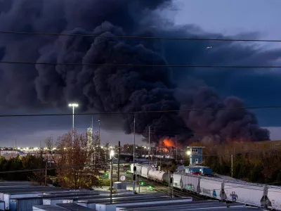 Smoke rises from the wreackage of a UPS MD-11 cargo jet after it crashed on departure from Louisville Muhammad Ali International Airport in Louisville, Kentucky, U.S. November 4, 2025. Jeff Faughender/USA Today Network via REUTERS.   NO RESALES. NO ARCHIVES. THIS IMAGE HAS BEEN SUPPLIED BY A THIRD PARTY   TPX IMAGES OF THE DAY