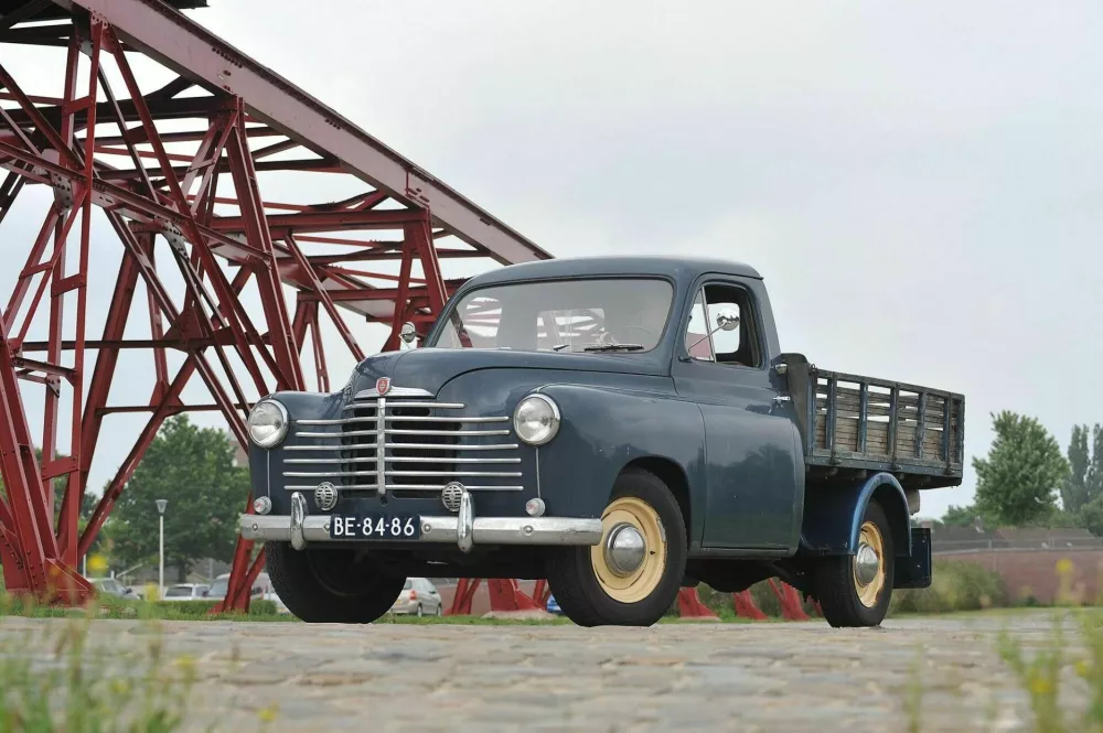 Renault colorale (1950&ndash;1957): Ni avto, temveč je traktor z du&scaron;o