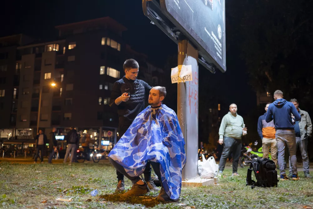 ZA OBJEKTIVNUJNO VKLJUČI V IZBOR01.11.2025 - Spominski shod v Novem Sadu eno leto po padcu nadstre&scaron;ka na železni&scaron;ki postaji v Novem Sadu, ki je zahteval življenja 16 ljudi in zanetil množične protivladne proteste, Novi Sad, Srbija. FOTO: Nik Erik Neubauer / Foto: 