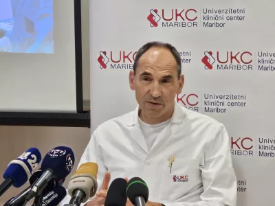 Maribor, UKC Maribor.Novinarska konferenca UKC Maribor ob prvi vstavitvi novega pametnega sistema polzevega vsadka v Sloveniji.Otorinolaringolog Janez Rebol.