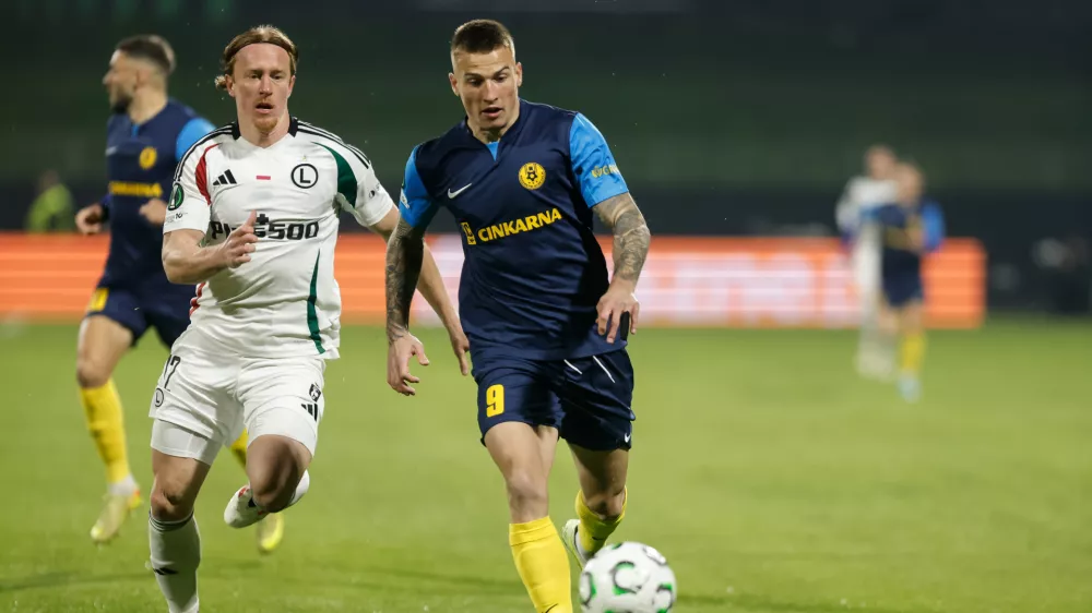 Celje, Stadion Z'dezele.Nogometna konferencna liga, 3. krog: Celje - Legia Varsava.
