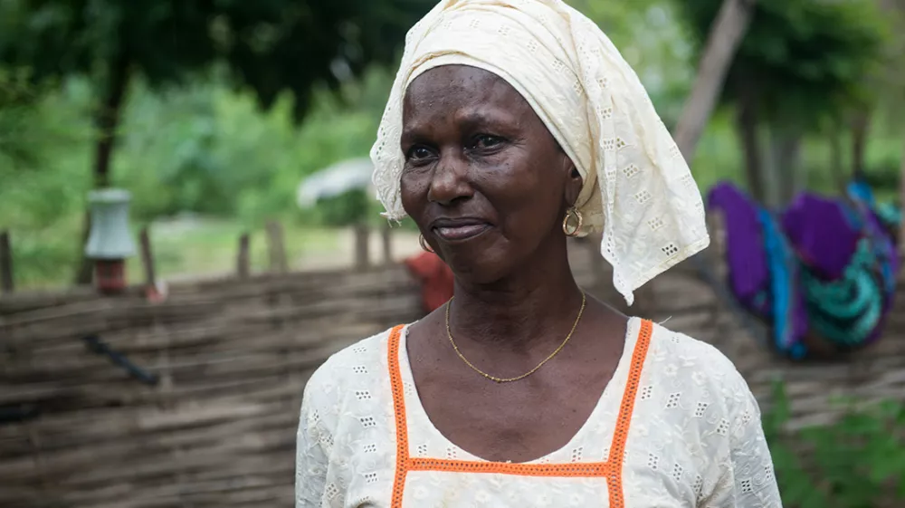 Projet de gestion des &eacute;cosyst&egrave;mes forestiers pour l'adaptation et l'att&eacute;nuation des changements climatiques. S&eacute;ance de partage et orientations dans la for&ecirc;t de Mbao. Binta Wane. Visite de la parcelle mara&icirc;ch&egrave;re de Union des Femmes pour le d&eacute;veloppement de Kamb (UFDEK)Cette parcelle de 3 hectares a &eacute;t&eacute; d&eacute;velopp&eacute;e &agrave; la suite de l'assainissement d'un ancien d&eacute;potoir. Aujourd'hui, 4 groupements de producteurs mara&icirc;chers maintiennent la parcelle et un groupe de 22 femmes y travaillent quotidiennement. La Direction des Eaux et For&ecirc;ts coordonne la r&eacute;ussite de ce projet. / Foto: Brunodem&eacute;ocq