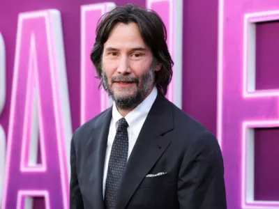 Keanu Reeves, časovna zanka in morski psi