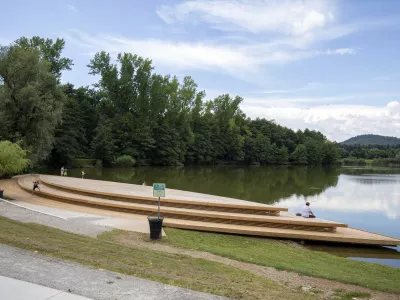 ﻿- 26.07.2018 - Koseški bajer - prenovljena lesena ploščad -  //FOTO: Matjaž Rušt