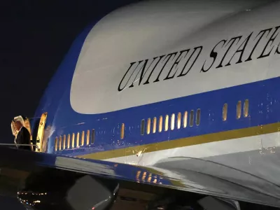 U.S. President Donald Trump steps from Air Force One upon his return to Washington at Joint Base Andrews in Maryland, U.S., November 5, 2025. REUTERS/Kevin Lamarque
