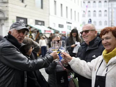 alkohol simbolična fotografijaalkoholizem vino08.11.2025 Martinovanje v Ljubljani - Ljubljanska vinska pot Foto: Nik Erik Neubauer