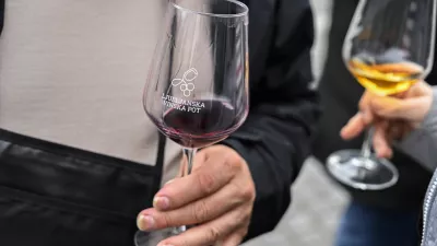 alkohol alkoholizem simbolična fotografijavino vinarstvopitje08.11.2025 Martinovanje v Ljubljani - Ljubljanska vinska pot Foto: Nik Erik Neubauer