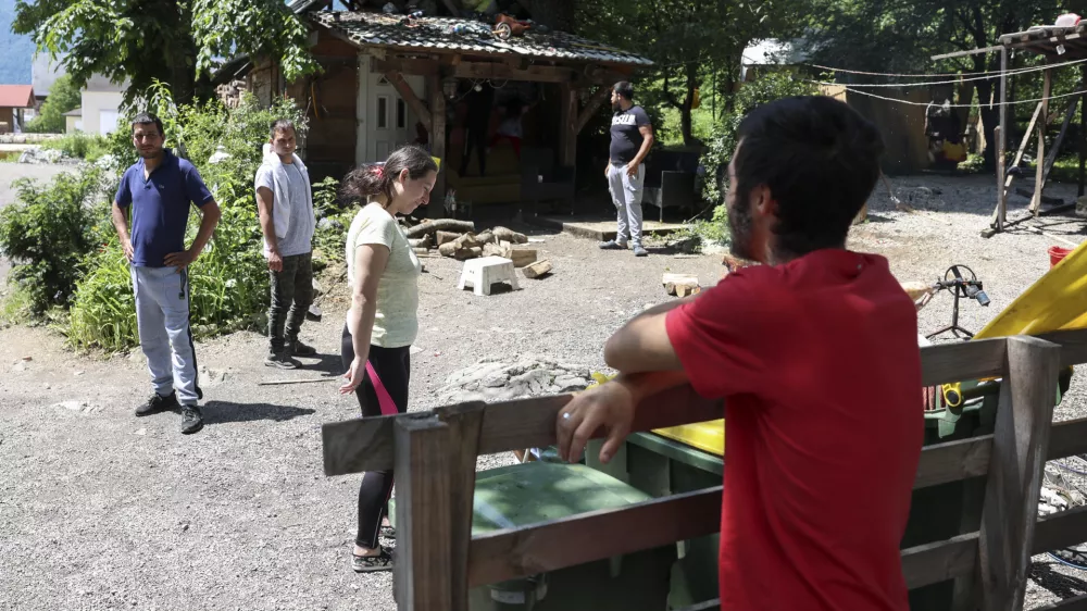 - 07.06.2023 &ndash; Romsko naselje Lepovče v občini Ribnica &ndash; romi - //FOTO: Jaka Gasar