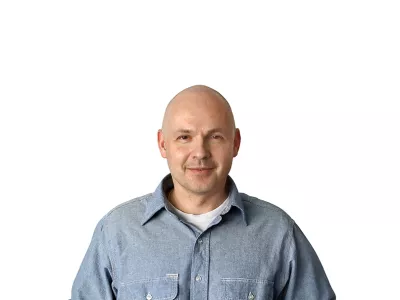 Peter Lovšin novinar DnevnikZA ONLINE - Redakcija Dnevnik 2024 - portreti za komentarje in kolumne - kolumnisti - komentatorji – novinarji - portret