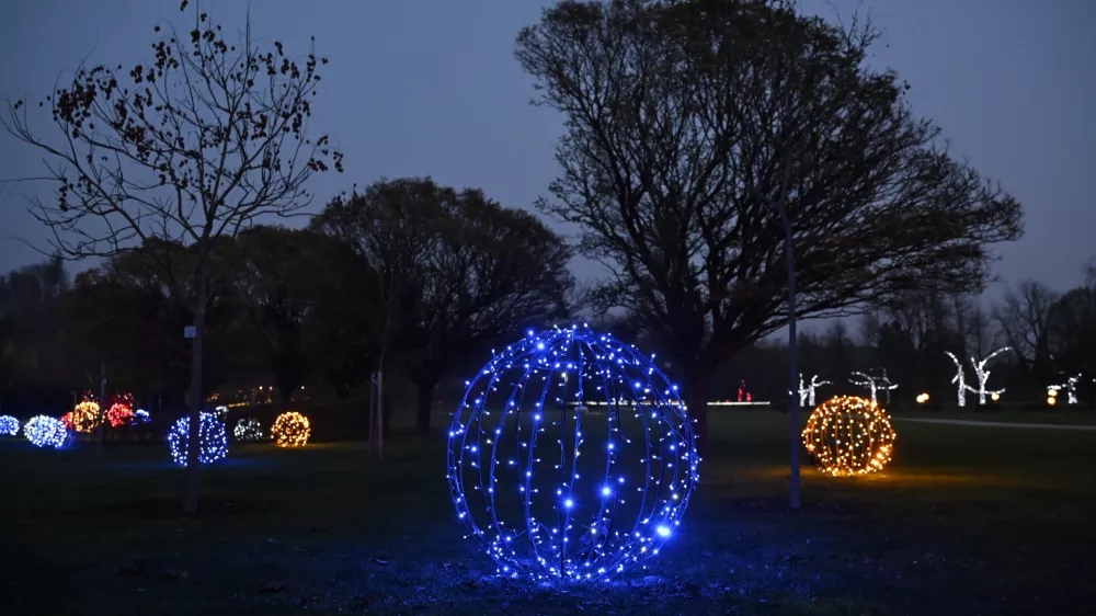 ...13.11.2025 Prižig novoletnih luči - arboretum Volčji potok..FotoNik Erik Neubauer
