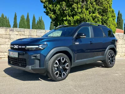 Dacia bigster hybrid 155 journey: V slogu pesmi Čista desetka