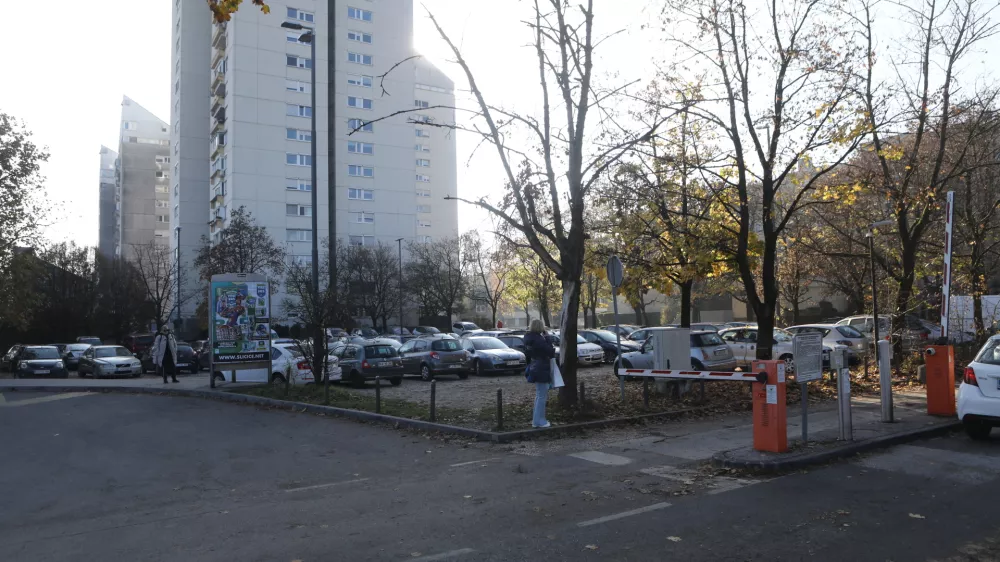 Namesto parkiri&scaron;č bi gradili vila bloke, v soseski BS3 temu ostro nasprotujejo