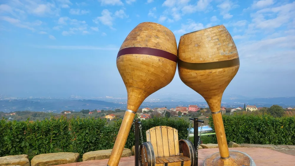 vinska fontana marezige / Foto: Katja Gleščič 