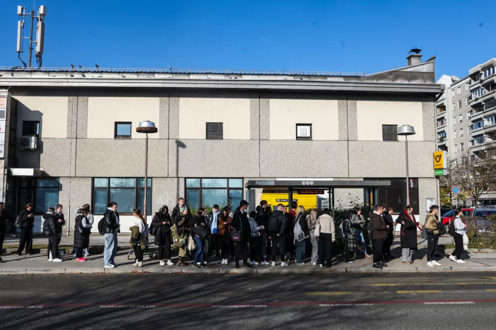 Gneča na avtobusu do in iz Fužin: »Sploh se mi ne splača več imeti urbane.«