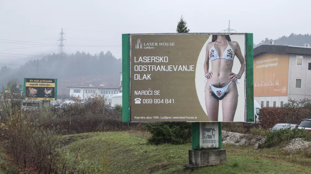 - 24.11.2025 - oglasni pano, reklama, Trzin//FOTO: Jaka Gasar / Foto: Jaka Gasar