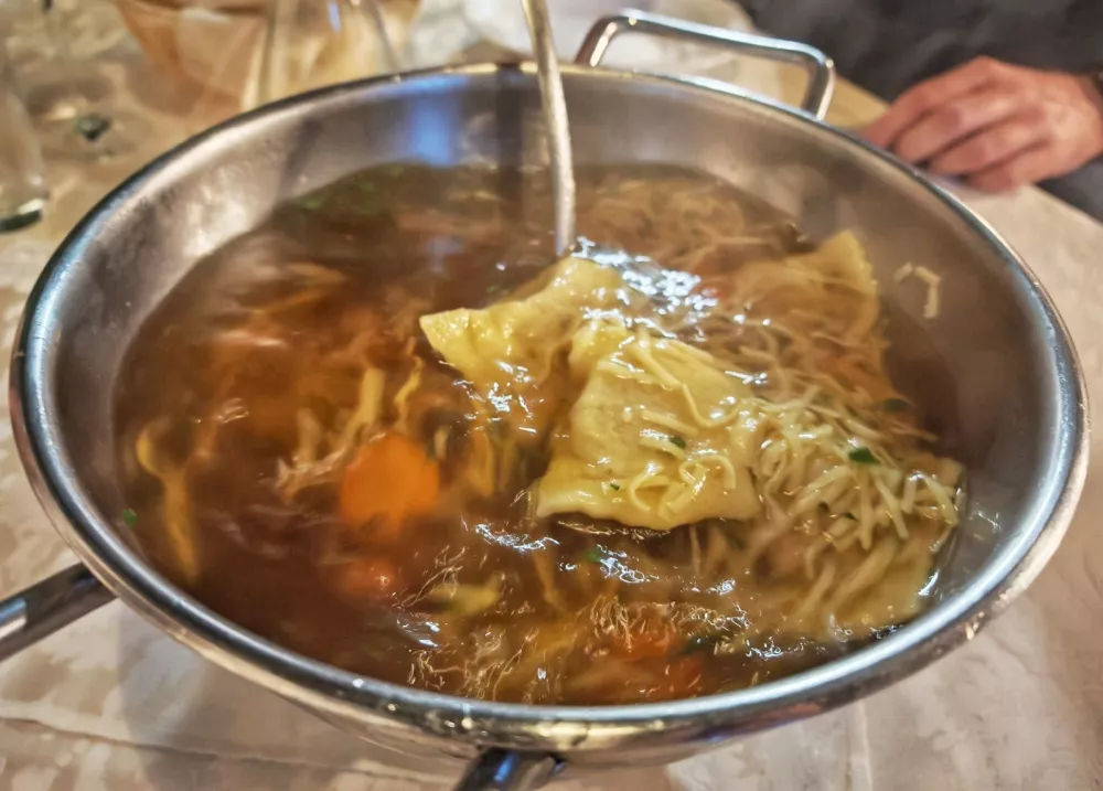 Bogata goveja juha / Foto: Miha First