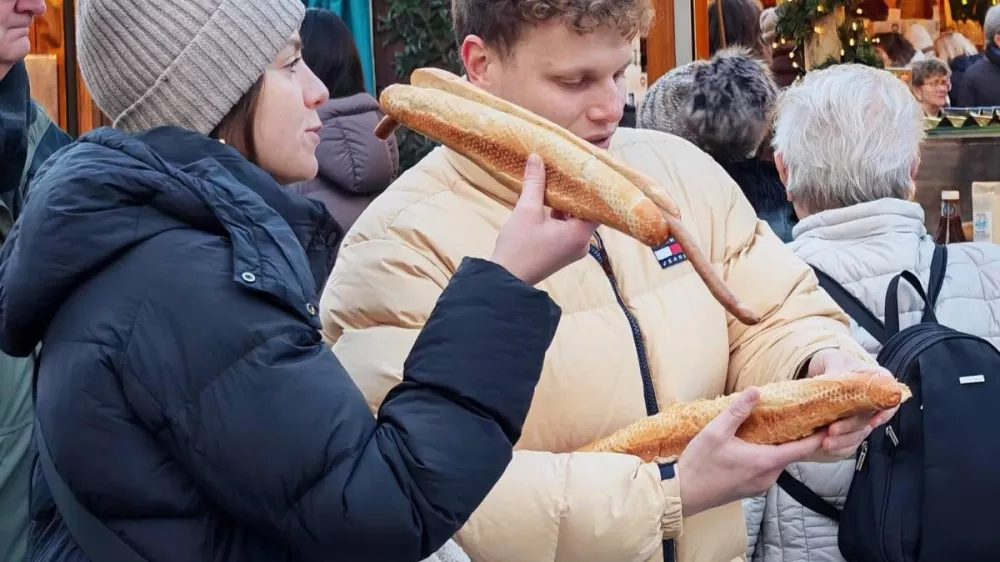 Velika uspe&scaron;nica, pol metrske klobase. / Foto: Miha First