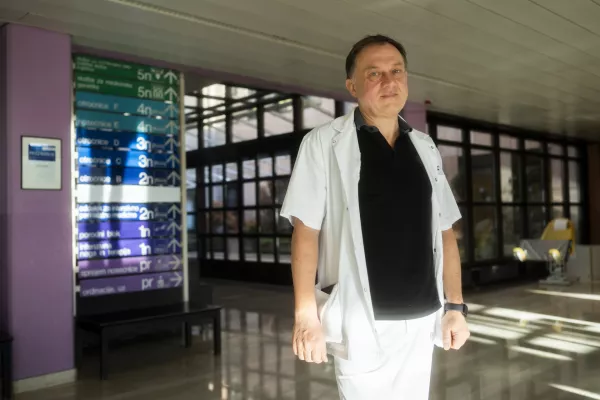 Dr. Gorazd Kav&scaron;ek ostaja trden zagovornik javnega zdravstvenega sistema, zlasti v porodni&scaron;tvu. / Foto: Nik Erik Neubauer