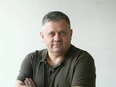  Dejan Kresnik, komentator - port- Dnevnik 2016 - portreti za komentarje in kolumne - komentatorji - novinarji - //FOTO: Toma Skale / Foto: Tomaž Skale