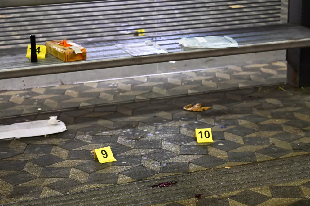 kriminalforenzika forenziki policija uboj kriminalisti 13.11.2025 Napad na voznika LPP z ostrim predmetom - nožem, Bavarski dvorFoto: Nik Erik Neubauer