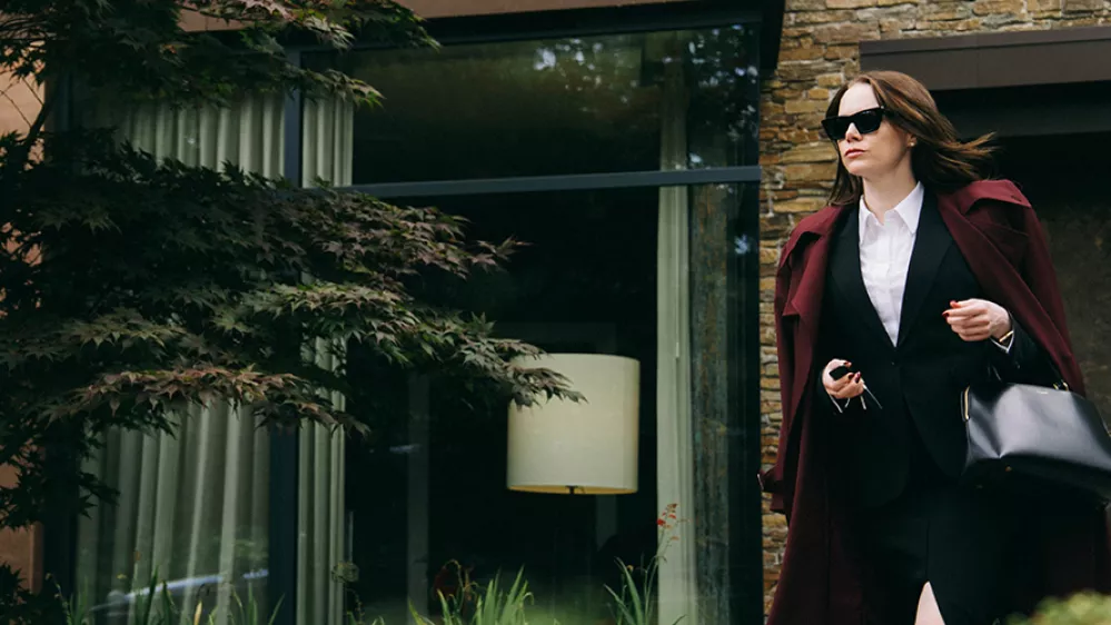 BugoniaRežija: Yorgos LanthimosIrska, VB, ZDA,, 2025