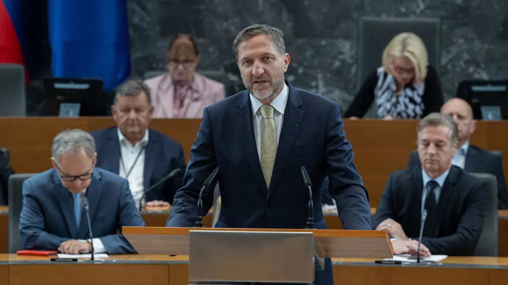 Ljubljana, DZ.Izredna seja DZ, na kateri so predstavili proracunski memorandum 2026-2027, predlog sprememb proracuna RS za leto 2026 in predlog proracuna RS za leto 2027.Minister za finance Klemen Bostjancic.