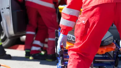 Reševanje ob prometni nesreči.