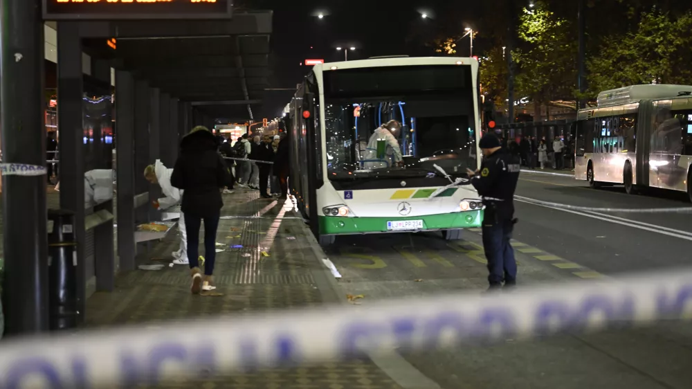 kriminalforenzika forenziki policija uboj kriminalisti 13.11.2025 Napad na voznika LPP z ostrim predmetom - nožem, Bavarski dvorFoto: Nik Erik Neubauer
