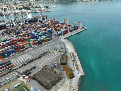 Golobova vlada bi nedovoljeno pomagala Luki Koper