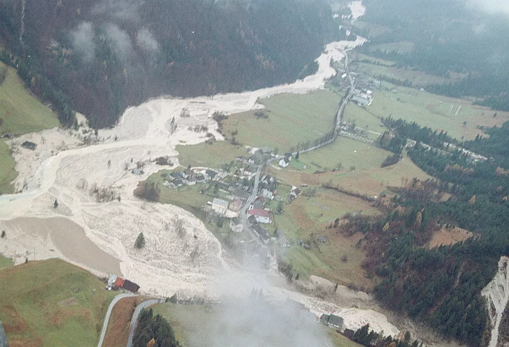 Log pod Mangartom, plaz