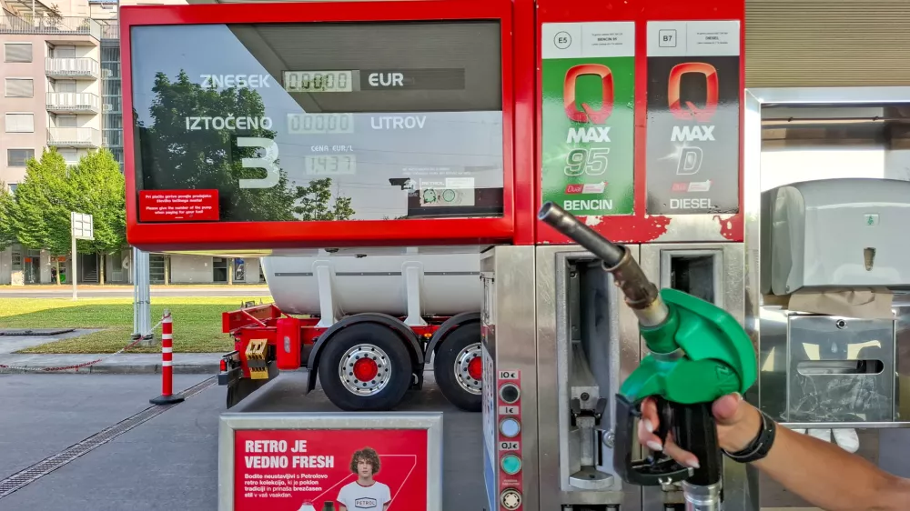 12.06.2025 - Petrol - Bencinska črpalka - točenje goriva - bencinFoto: Luka Cjuha