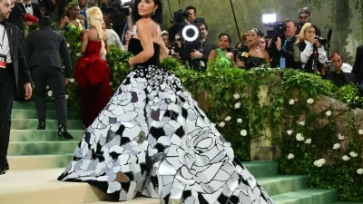 US media personality Lauren Sanchez arrives for the 2024 Met Gala at the Metropolitan Museum of Art on May 6, 2024, in New York. The Gala raises money for the Metropolitan Museum of Art's Costume Institute. The Gala's 2024 theme is "Sleeping Beauties: Reawakening Fashion.",Image: 870740312, License: Rights-managed, Restrictions:, Model Release: no