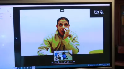 24.10.2025 - sodišče, obtoženi Blekier Ayou, Tarza Tahir (čez cel ekran)Foto: Tomaž Skale