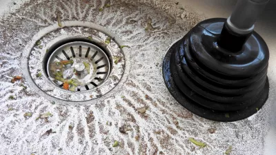 Ni vseeno, kako se lotimo zamašenega odtoka. / Foto: Istock