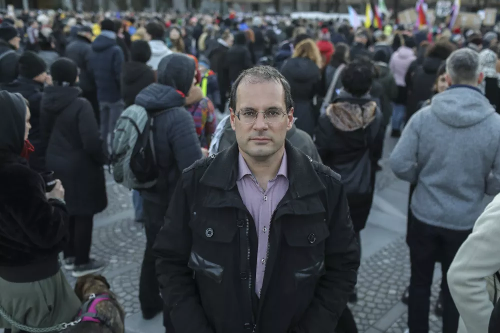 ﻿- 01.03.2022 - Doc. dr. Gorazd Kovačič, sociolog - predstojnik oddelka za sociologijo na Filozofski fakulteti v Ljubljani, predsednik Visokošolskega sindikata Slovenije/FOTO: Jaka GasarOPOMBA: INTERVJU ZA OBJEKTIV 2022