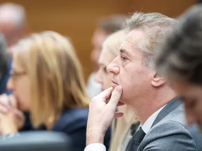 Ljubljana, Drzavni zbor.Zacetek redne seje DZ s poslanskimi vprasanji premierju Robertu Golobu in ministrski ekipi.