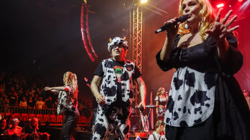 - Ale&scaron; KLinar KLinči,- Ana Sonc,- 21.11 2025. Koncert skupine Agropop ob 40. obletnici delovanja.//FOTO: Bojan Velikonja