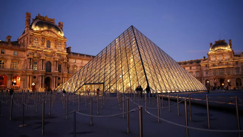 Louvre Museum, after its Campana Gallery, originally built in 1930s, which displays a collection of Greek vases and houses the museum's office spaces, was shut down due to structural issues, weeks after a daylight heist exposed security flaws, in Paris, France, November 17, 2025. REUTERS/Abdul Saboor