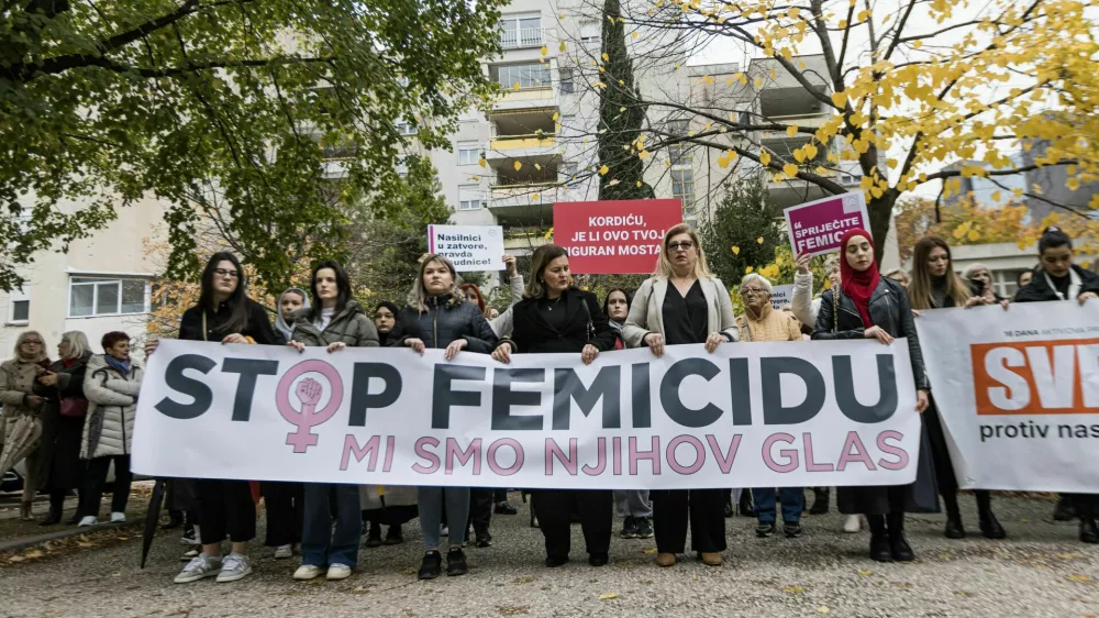 November 2025. Shod v Mostarju po &scaron;e enem femicidu