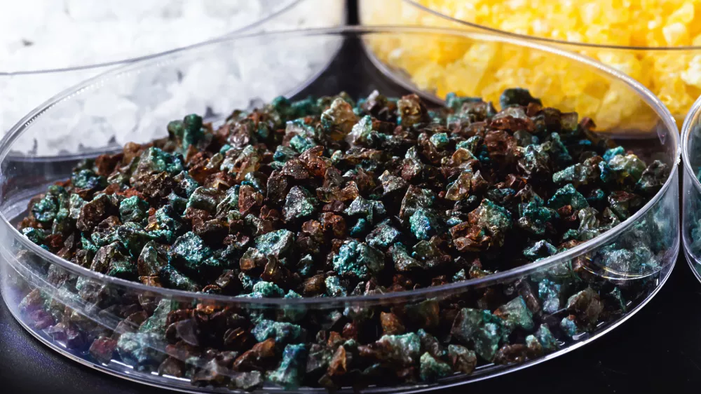 Simbolična slika redkih kovin / Foto: Istock