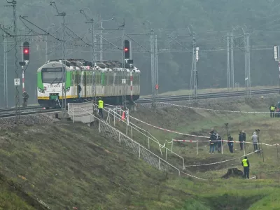 Special forces and police are operating at the scene of a destroyed section of track on the Deblin-Warsaw route near the railway station near the town of Mika in the Masovian Voivodeship, Poland, 17 November 2025. Polish Prime Minister Donald Tusk announced that an act of sabotage had taken place in which the explosion of an explosive device placed at that location destroyed the railway track. This act of sabotage was probably aimed at blowing up a train traveling on the Warsaw - Lublin route.,Image: 1052924524, License: Rights-managed, Restrictions: POLAND OUT, Model Release: no