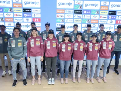 - 11.11.2025 - novinarska konferenca moške in ženske skakalne reprezentance//FOTO: Jaka Gasar