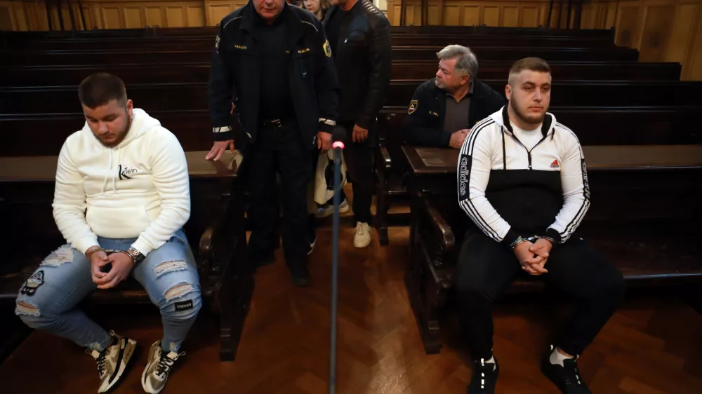 Poškodovanega župana pospremil do reševalnega vozila