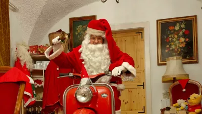 Obiskovalce gradu Dvor bo med obiskom pričakal tudi Božiček. 