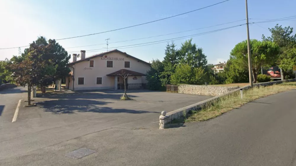 Križ na krasu, prostitucija