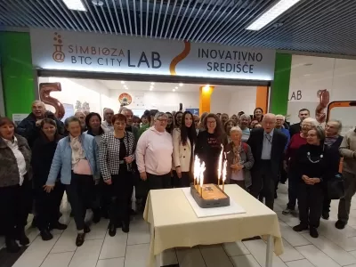 Ideja za Magdo se je začela oblikovati že leta 2017, ko so v Simbiozi začeli sistematično raziskovati potrebe starejših v digitalnem svetu. Foto: Vesna Levičnik