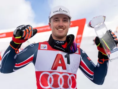 22 November 2025, Austria, Hochgurgl: France's first-placed Paco Rassat celebrates winning the men's slalom event of the FIS Alpine Skiing World Cup in Hochgurgl. Photo: Expa/Johann Groder/APA/dpa