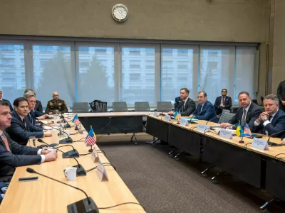 US Secretary of state Marco Rubio, second left, Ukrainian head of presidential administration Andriy Yermak, second right, at the beginning of their talks with the Ukrainian delegation at the US Permanent Mission in Geneva, Switzerland, Sunday, Nov. 23, 2025. (Martial Trezzini/Keystone via AP)
