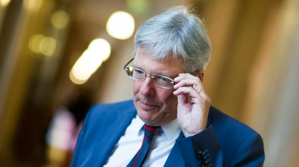 06.09.2016, Parlament, Wien, AUT, SPÖ, Sitzung des Parteipräsidiums. im Bild Landeshauptmann Kärnten Peter Kaiser // during board meeting of the austrian social democratic party at austrian parliament in Vienna, Austria on 2016/09/06. EXPA Pictures,Image: 299346330, License: Rights-managed, Restrictions: NO GERMANY, ITALY, FRANCE OR POLAND, Model Release: no
